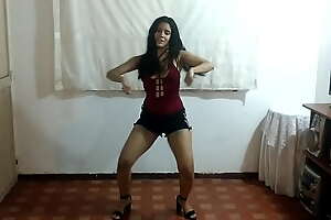 Latina Dancing To Freek-A-Leek