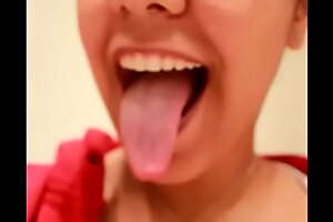 Long Tongue, Big Throat, Perfect Mouth (língua grande) 2