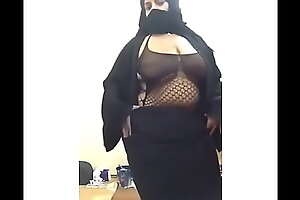 Hot niqabi girl