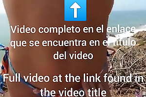 Colegiala tiene sexo duro en la playa (Link del video completo:  xxx video ouo xxx video eGfHCF)
